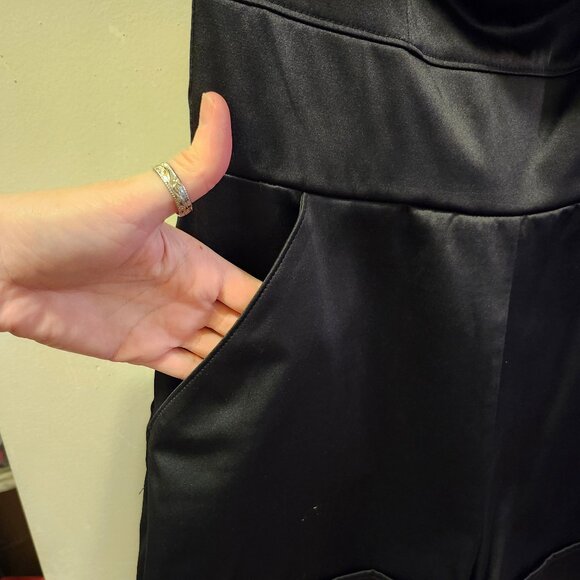 GORGEOUS, FUN, AND SEXY BLACK STRAPLESS SHORTS ROMPER! - Picture 4 of 9